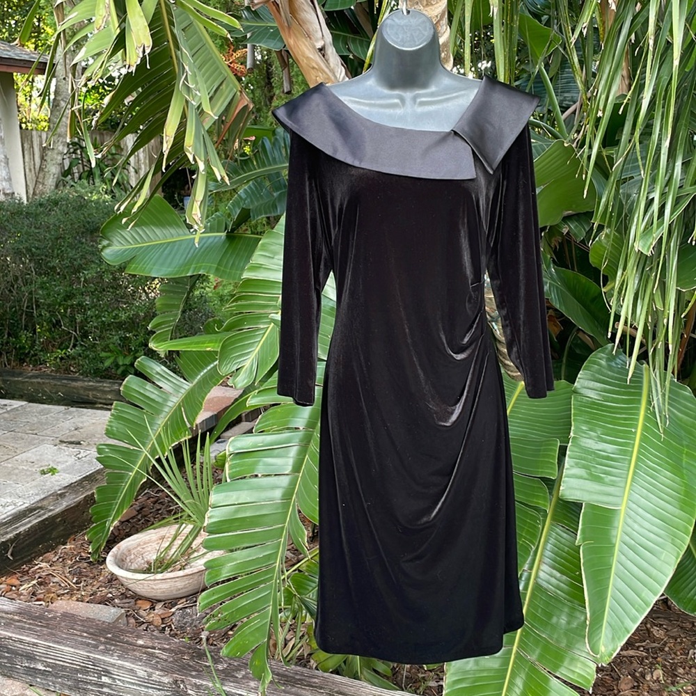 Jessica Howard velvet portrait satin collar dress